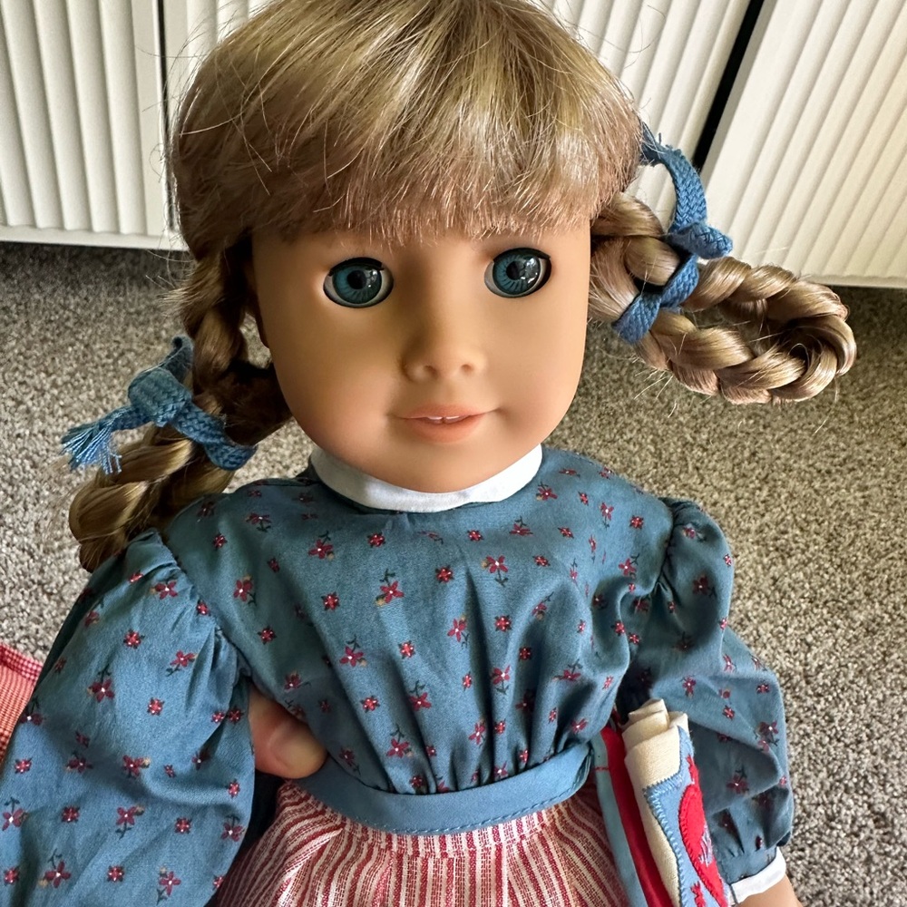 ✨Pristine American Girl Kirsten with Clothes and Hair Intact✨ - Picture 6 of 6